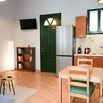 N2 Sokaki * Nafplio